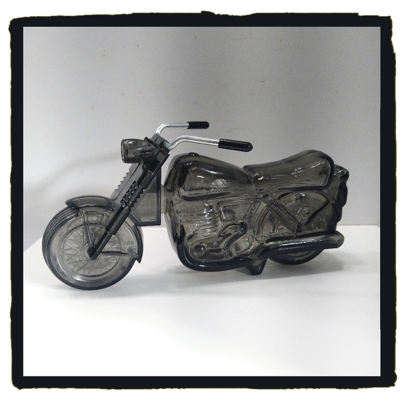 Vintage (1973) Avon ☠️ Motorcycle ☠️ Glass Decanter - 7.5" L x 4" T - Picture 2 of 5